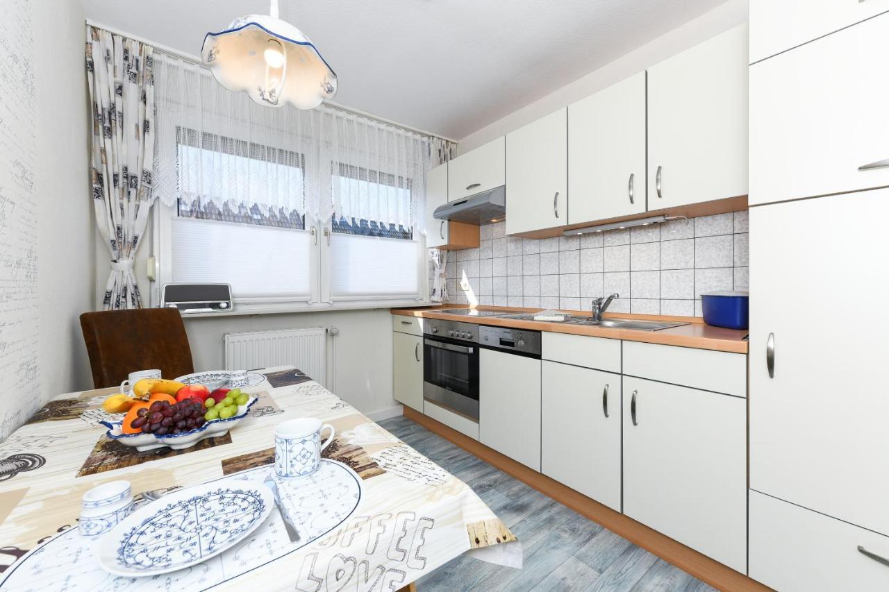 Ferienwohnung Im Haus Weinstock Esens Buitenkant foto