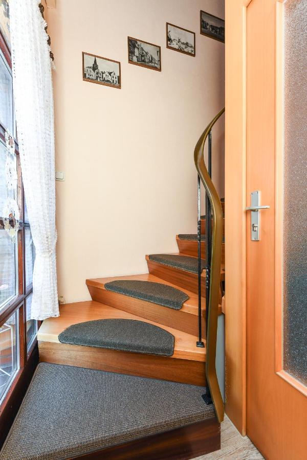 Ferienwohnung Im Haus Weinstock Esens Buitenkant foto