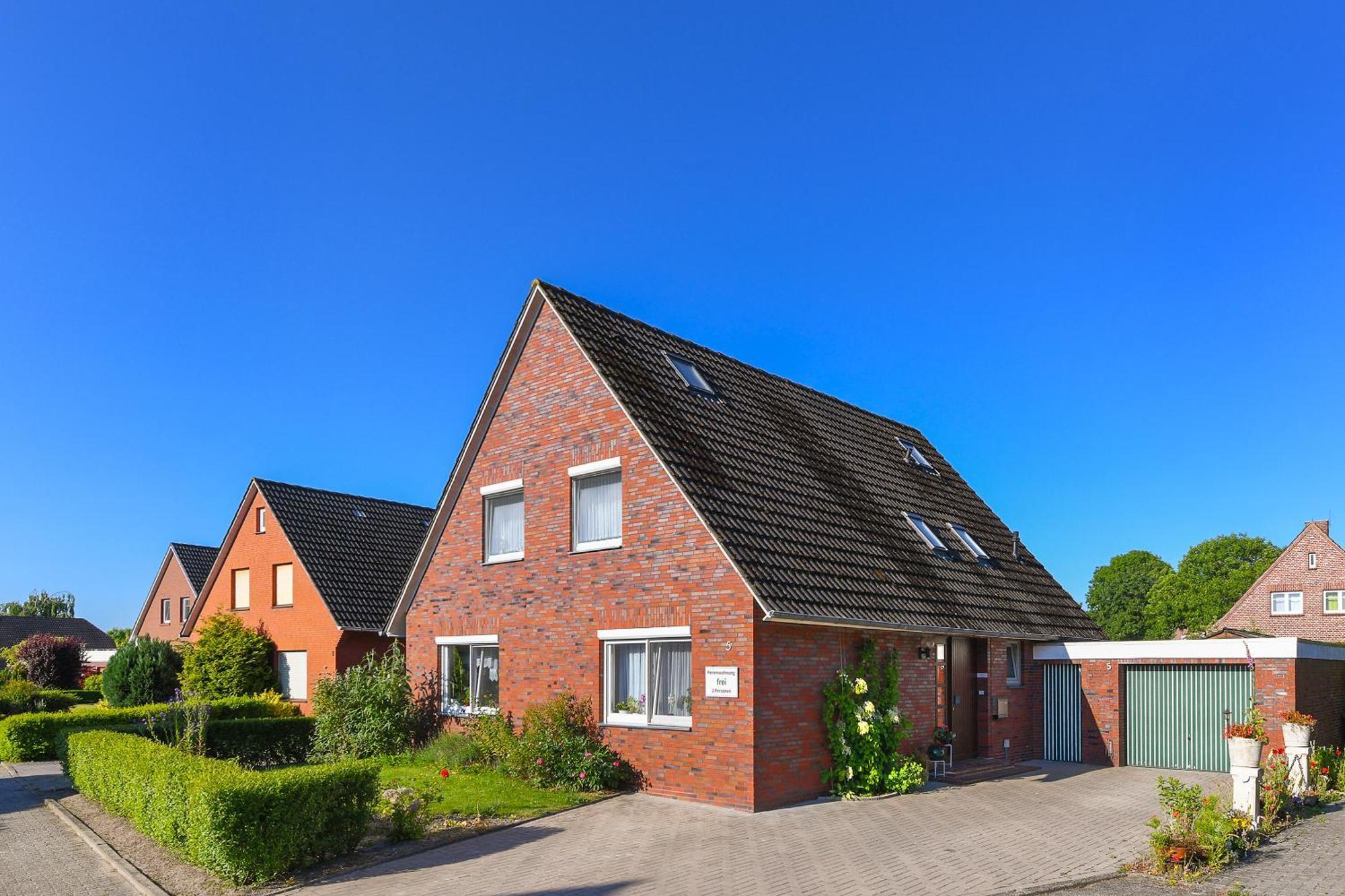 Ferienwohnung Im Haus Weinstock Esens Buitenkant foto
